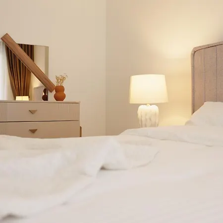 A Stylish 100 M Away From The Sea Apartman *