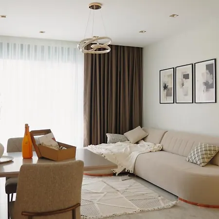 A Stylish 100 M Away From The Sea Daire *